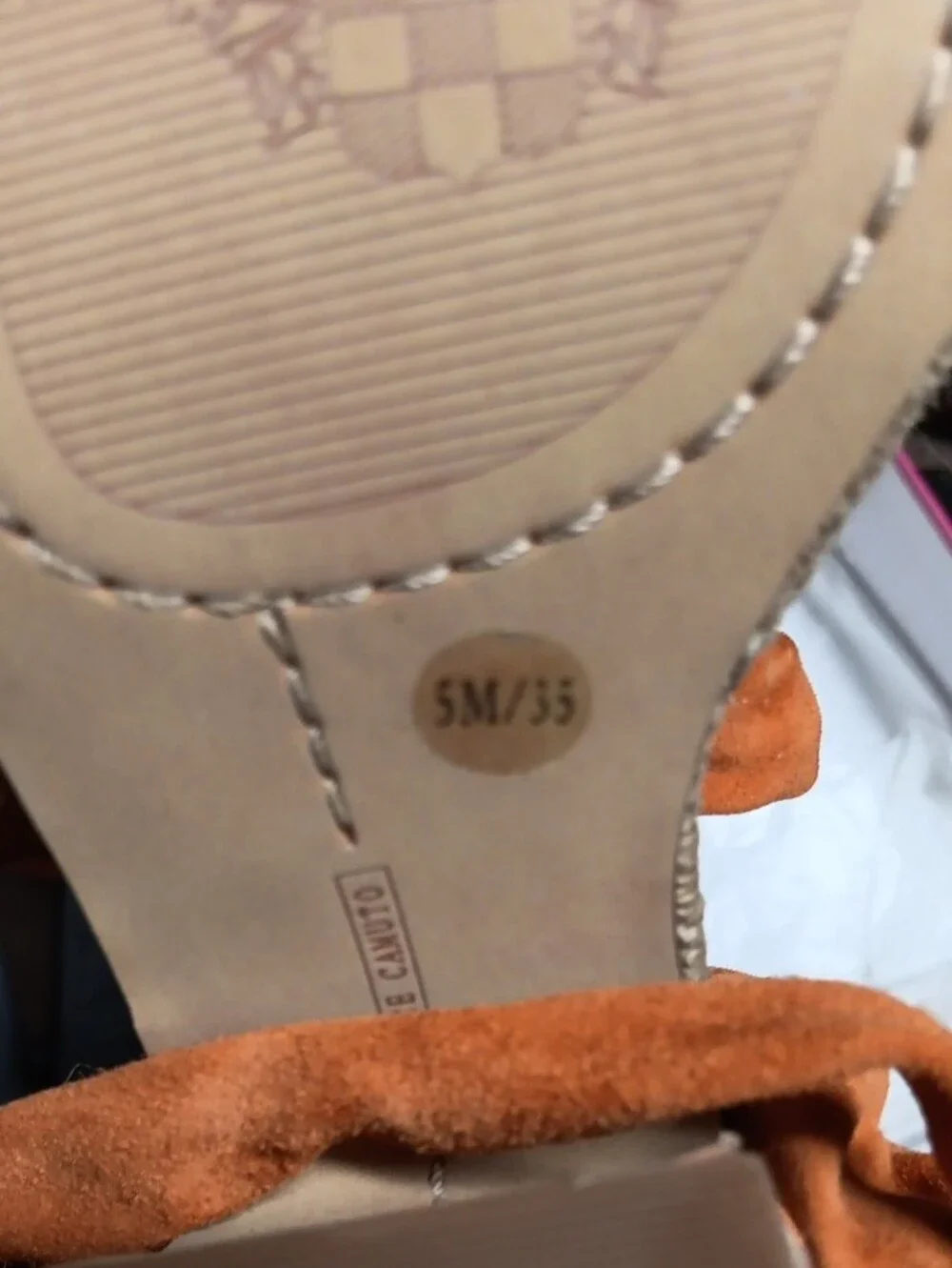 NWT VC Roreka Suede Tie Up Sandal